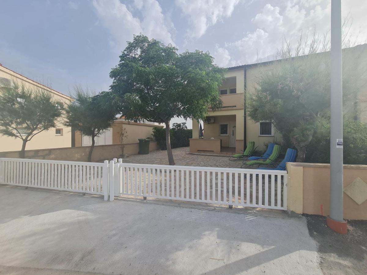 Apartman ˝Abaza˝ Vir Eksteriør billede
